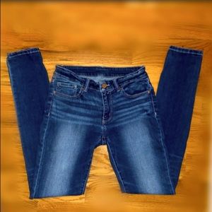 BUCKLE SKINNY JEANS SIZE 28x31.5